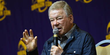 Paukenschlag: Captain Kirk macht jetzt Heavy Metal