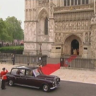 Die Braut auf dem Weg zum Altar