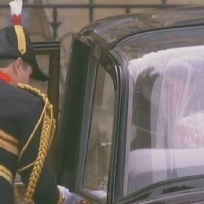 Die Braut auf dem Weg zum Altar