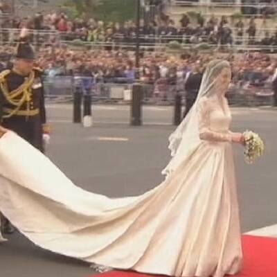 Die Braut auf dem Weg zum Altar