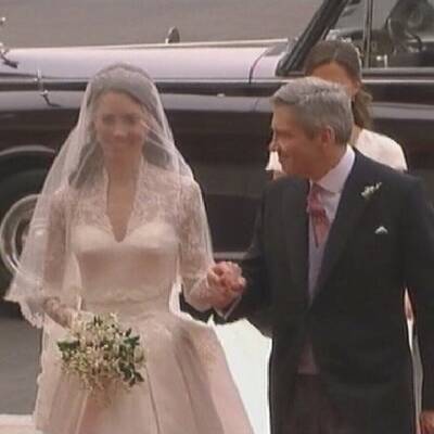 Die Braut auf dem Weg zum Altar