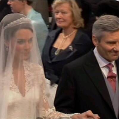 Die Braut auf dem Weg zum Altar