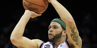 Williams bleibt den Nets treu