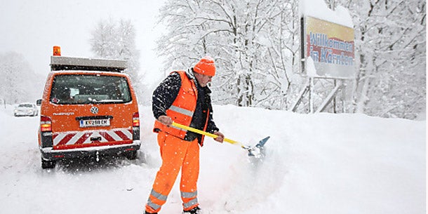 Täler abgeschnitten, Heer steht bereit