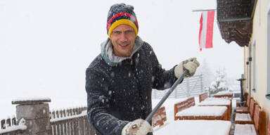 Schneechaos bremst den Verkehr aus