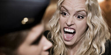 Sexy Vampirorgie aus Deutschland startet