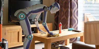 "Wie im Theater" - Geheimes Musk-Labor l&auml;sst Menschen stundenlang Tische abwischen