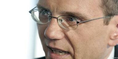 Wolf gegen die "Glorifizierung der Alten"