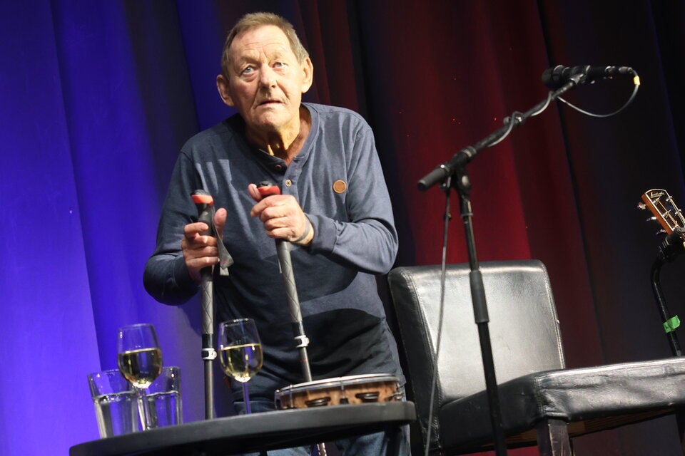 Ambros ließ mit Hit-Feuerwerk den Park beben