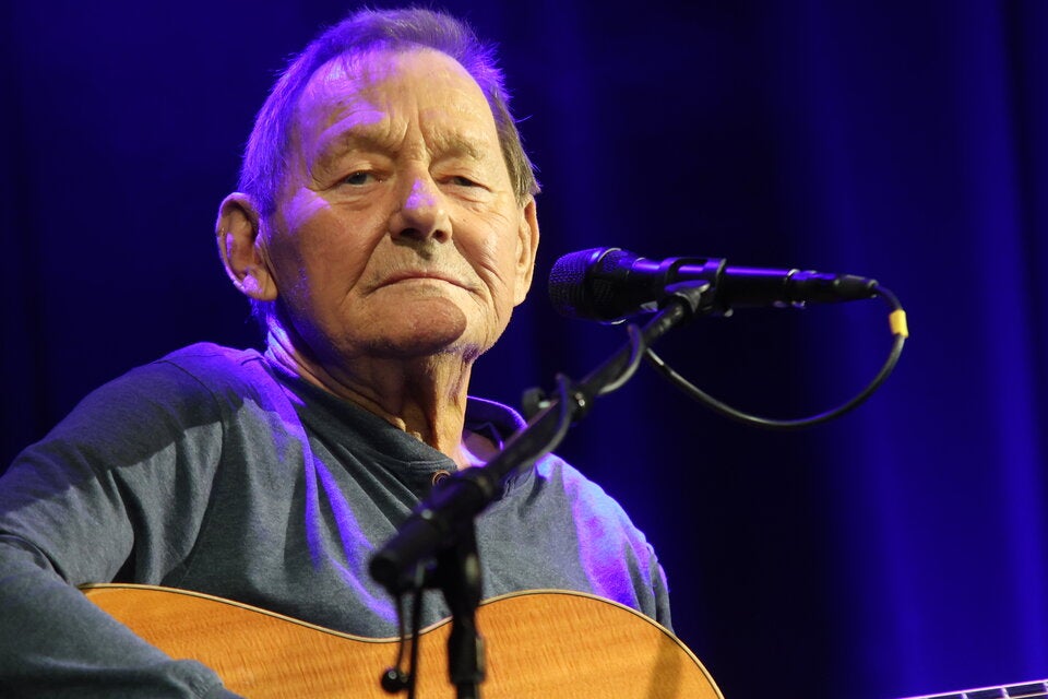 Ambros ließ mit Hit-Feuerwerk den Park beben