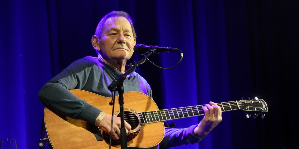 Ambros ließ mit Hit-Feuerwerk den Park beben