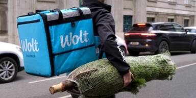 Tannenbaum to go: Wolt liefert Christbaum per App
