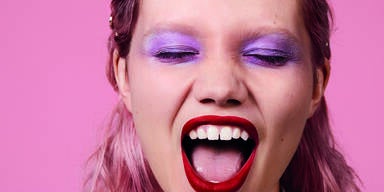 Woman Make up