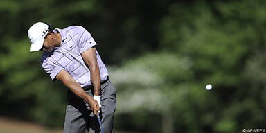 Woods lauert weiter auf Platz drei