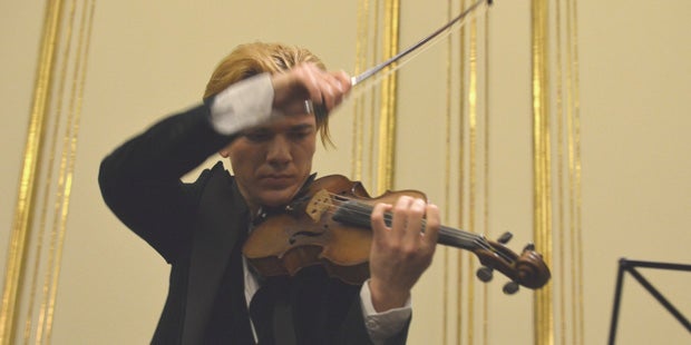 Hier zerlegt es eine Millionen-Stradivari in Wien