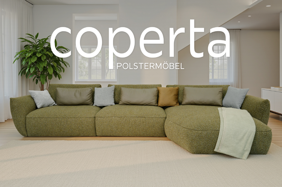 Gewinner #2: Sofa Coperta: Weiche Polster, geneigte Armlehnen, asymmetrische Formen – das vielseitige Sofa sorgt für cosy Komfort und trendiges Wohngefühl. 