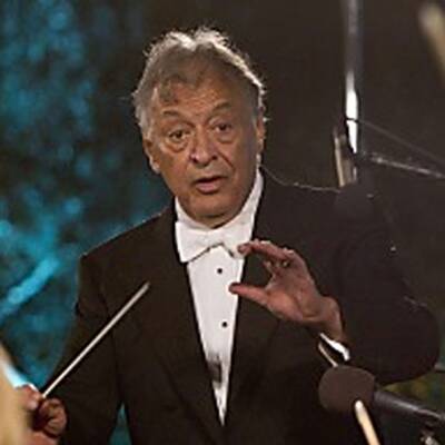 Rihanna - Queen of Downloads