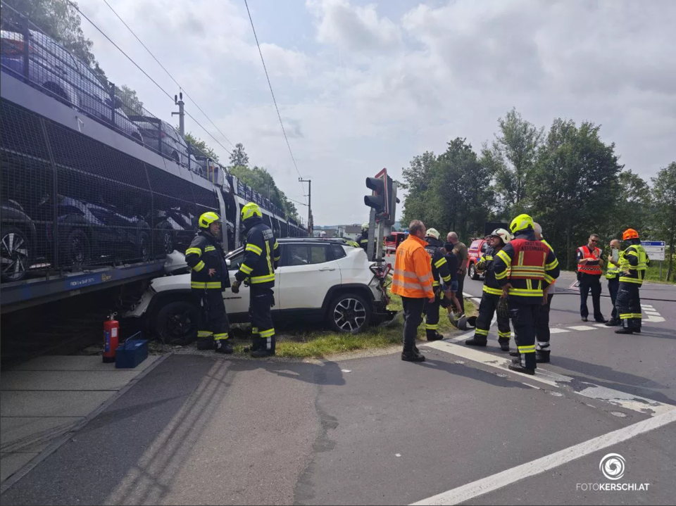 Zug Auto Unfall