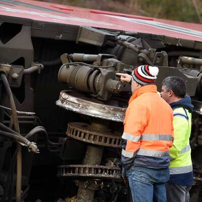 Aufräumarbeiten nach Zugsunglück