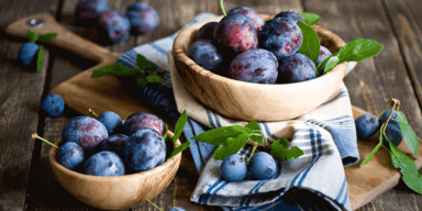 Kalte Zwetschkensuppe mit Sauermilchsorbet