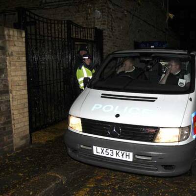 Amy Winehouses Haus wird durchsucht.