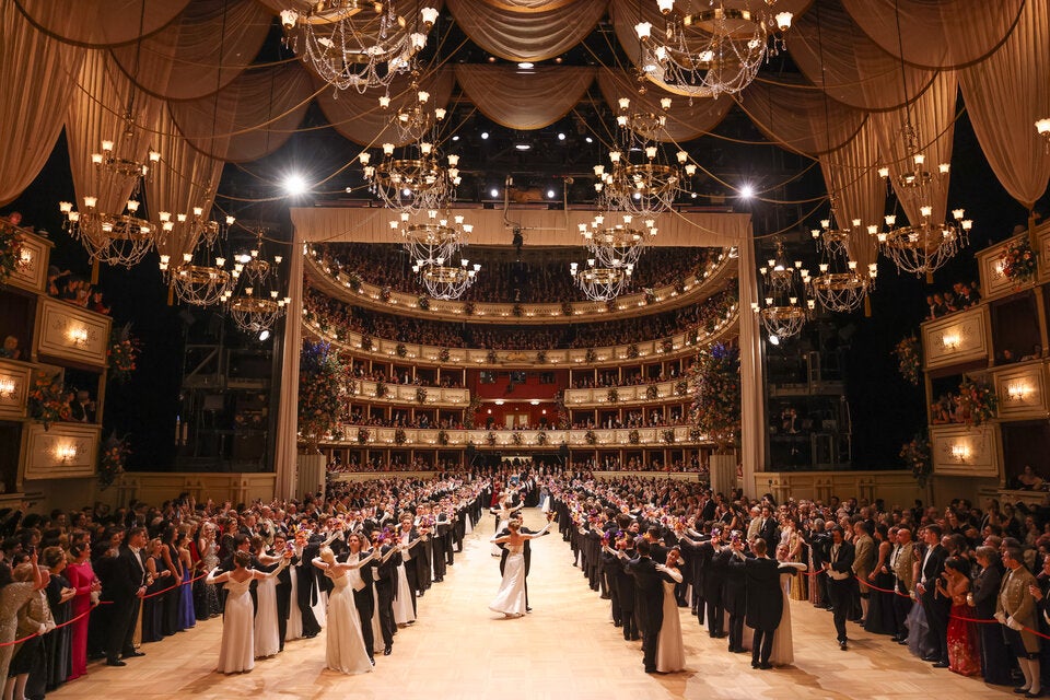 Am Donnerstag, 12. Februar, wird die Oper wieder zum schönsten Ballsaal der Welt. 