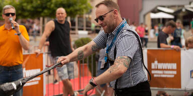 Wir sind Weltmeister im Handtaschenweitwurf