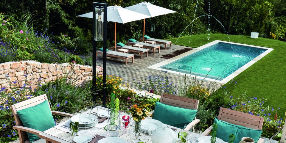 Auch der Außenbereich eignet sich als perfekte Eventlocation. Oder für eine Auszeit in einer der schönsten Gegenden des Landes.   