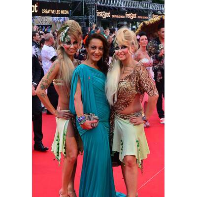 Die Stars treffen am roten Teppich des Life Ball 2014 ein