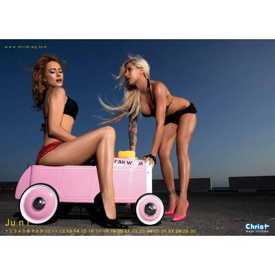 Scharfe Autowäsche als Kalender