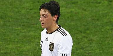 özil