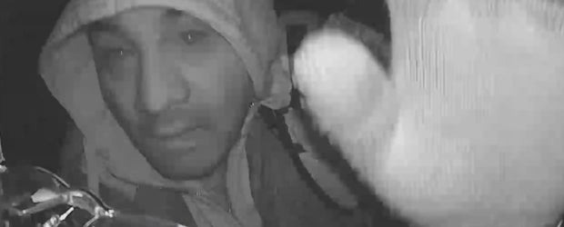 In Wohnung eingebrochen: Wer kennt diesen Mann?