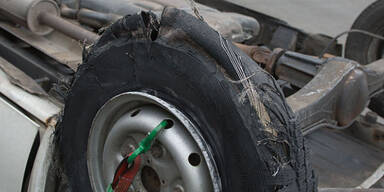 Spektakulärer Crash auf der A1 