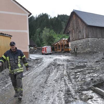 Heftige Unwetter sorgen für Chaos im Land