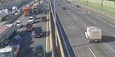 Lkw-Unfall bei SCS sorgte f&uuml;r Stau-Chaos auf A 2