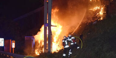 Pkw ger&auml;t auf A2 in Vollbrand - ein Toter