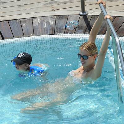 Mama Kurkova & Söhnchen Tobin