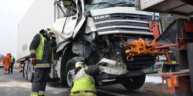 Lkw-Auffahrunfall auf A21 brachte Stau