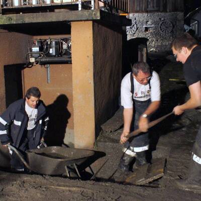 Heftige Unwetter sorgen für Chaos im Land