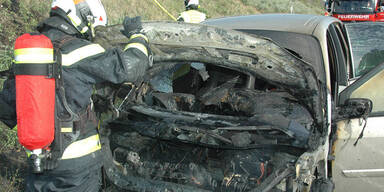 Südautobahn: Auto brennt aus 
