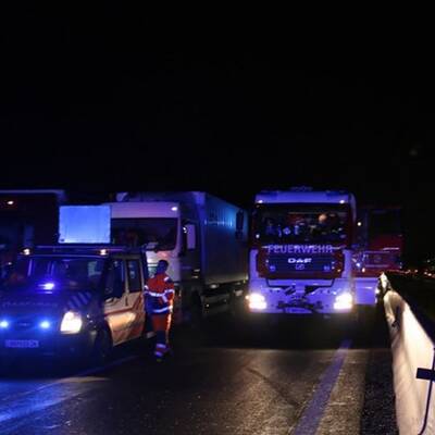 A2 nach schwerem Unfall gesperrt
