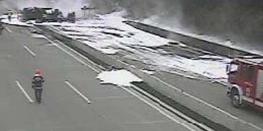 Tanklastwagen flog auf A2 in die Luft