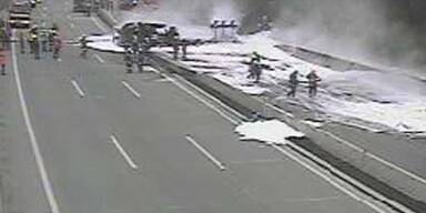 Tanklastwagen flog auf A2 in die Luft