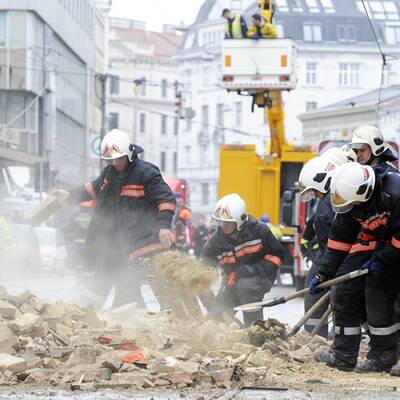 Wohnhaus in Wien nach Explosion eingestürzt