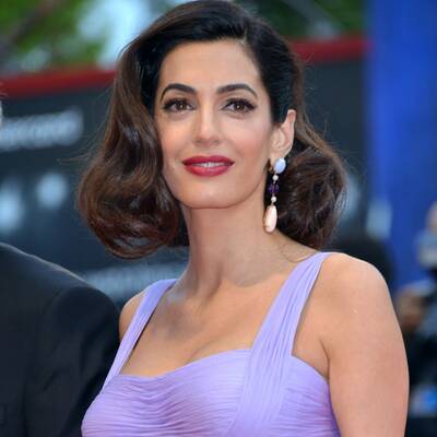 Amal & George strahlen am Red Carpet