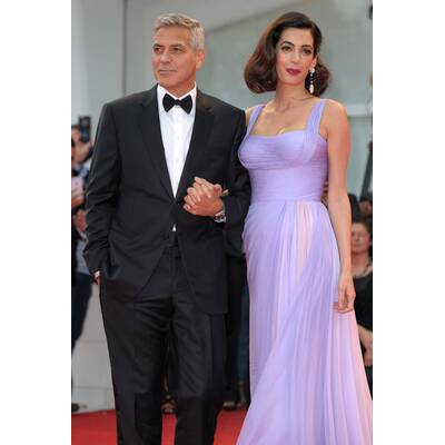 Amal & George strahlen am Red Carpet