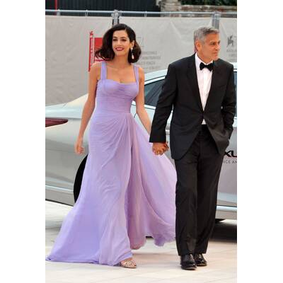 Amal & George strahlen am Red Carpet