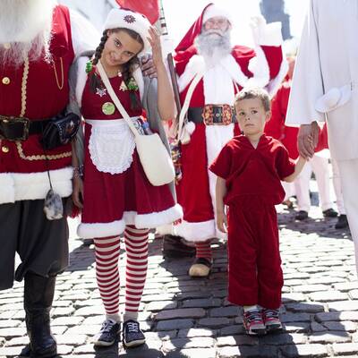 Weihnachtsmänner schwitzen in Dänemark