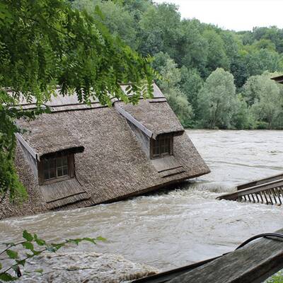 Heftige Unwetter sorgen für Chaos im Land