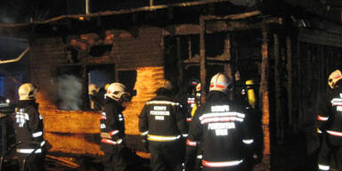 Würstelstand brannte vollkommen ab